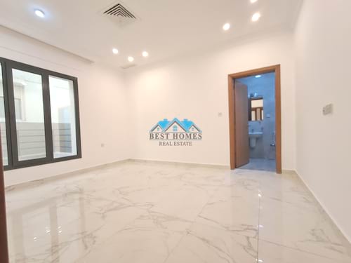Spacious 4 Bedrooms Floor With Balcony in Funaitees Area
