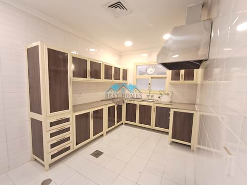 5 Bedrooms Ground Floor in Rumaithiya