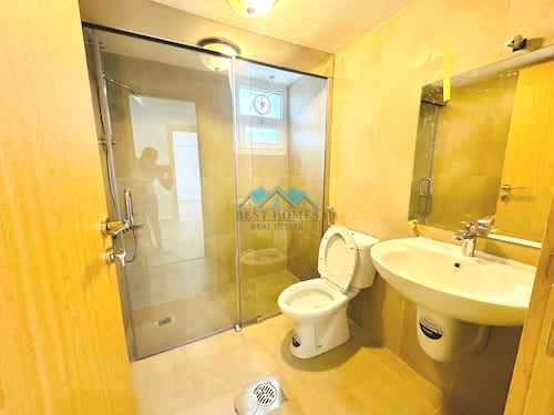 3 Bedrooms Sea View Apartment in Shaab Al Bahri