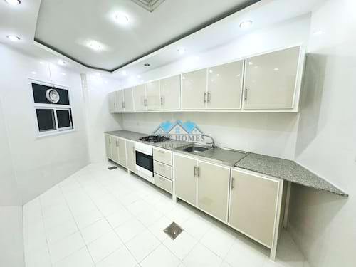 3 Bedrooms Sea View Apartment in Shaab Al Bahri