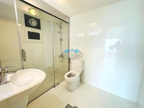 3 Bedrooms Sea View Apartment in Shaab Al Bahri