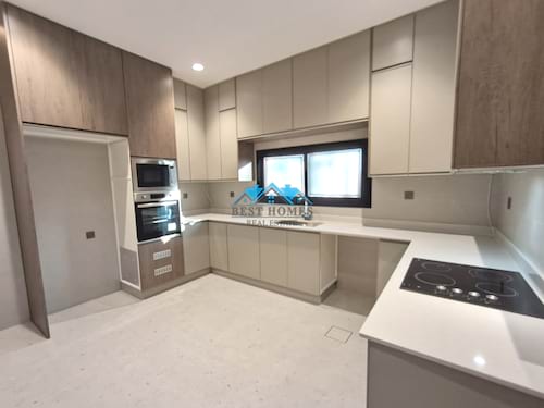 Premium 4 Bedroom Apartment with Main Street View in Bayan