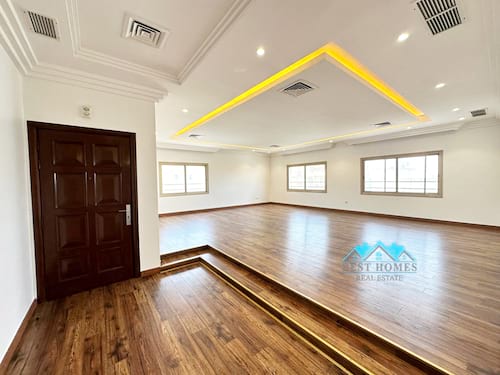 Modern 4 Bedrooms Spacious Apartment in Salwa