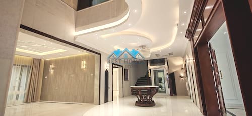 Modern 6 Bedrooms Spacious VIP Villa in Jabriya