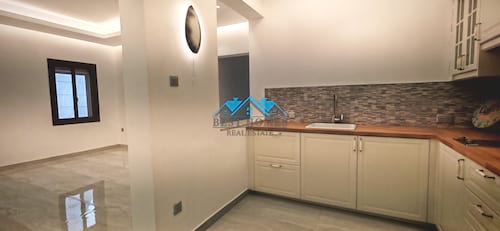 Modern 6 Bedrooms Spacious VIP Villa in Jabriya