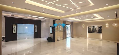 Modern 6 Bedrooms Spacious VIP Villa in Jabriya
