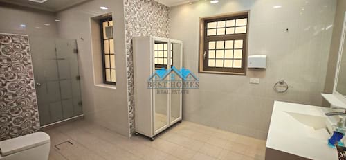 Modern 6 Bedrooms Spacious VIP Villa in Jabriya