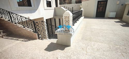 Modern 6 Bedrooms Spacious VIP Villa in Jabriya