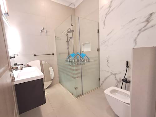 Modern 4 Bedrooms Floor with Sea View in Salwa