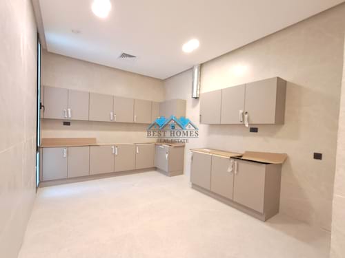 Spacious 4 Bedrooms Ground Floor With Private Entrance In Shuhada Area