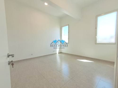 Spacious 4 Bedrooms Floor With Balcony In Salwa