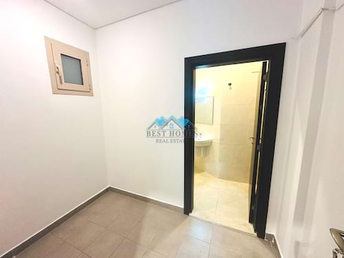 Spacious Four Bedrooms Apartment in Jabriya 