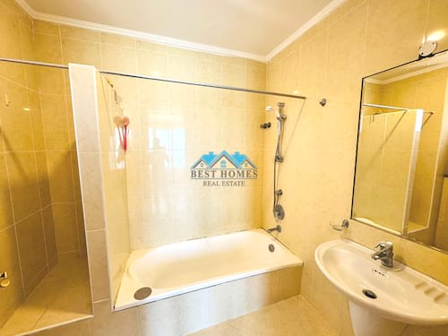 Premium Seaview 3 Bedrooms Apartment with Balcony in Shaab