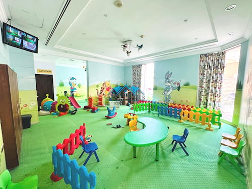 Premium Seaview 3 Bedrooms Apartment with Balcony in Shaab
