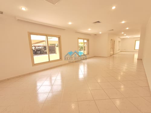Spacious Five Bedrooms Villa in Egaila