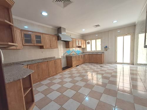 Spacious Five Bedrooms Villa in Egaila