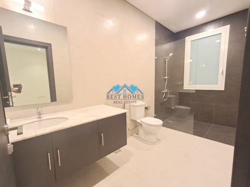 6 Bedrooms Huge Villa with Garden in Rawda
