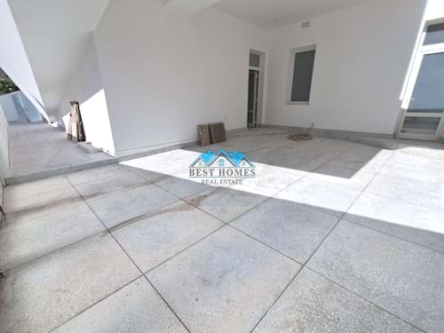 6 Bedrooms Huge Villa with Garden in Rawda