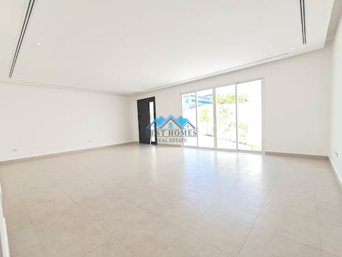 6 Bedrooms Huge Villa with Garden in Rawda