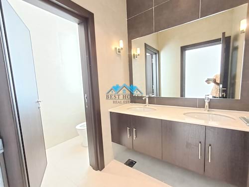 6 Bedrooms Huge Villa with Garden in Rawda