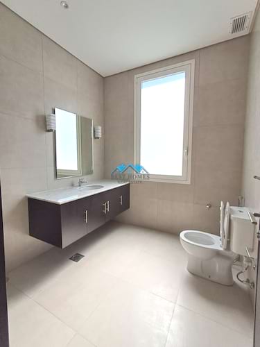 6 Bedrooms Huge Villa with Garden in Rawda