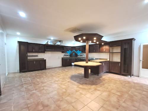 Nice And Spacious 4 Bedrooms Floor in Zahra