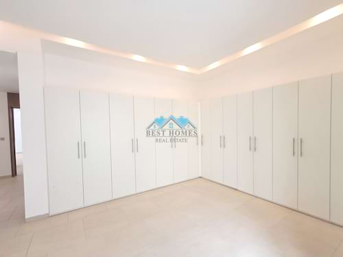 4 Master Bedrooms Villa in Salam