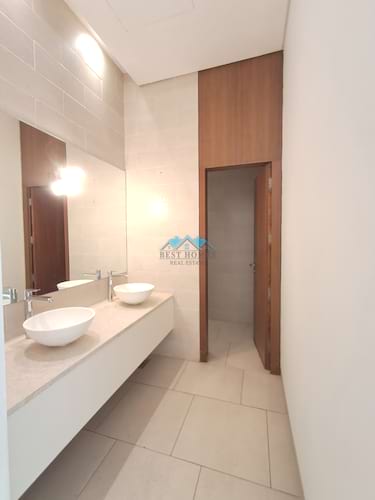 4 Master Bedrooms Villa in Salam