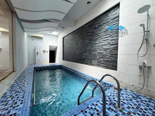 5 Bedrooms Luxury Villa with Elevator in Jabriya