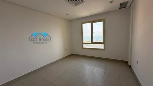 Nice and Spacious 3 Bedrooms Apartment in Salmiya