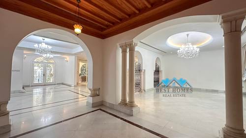 5 Master Bedrooms Villa in Qortuba