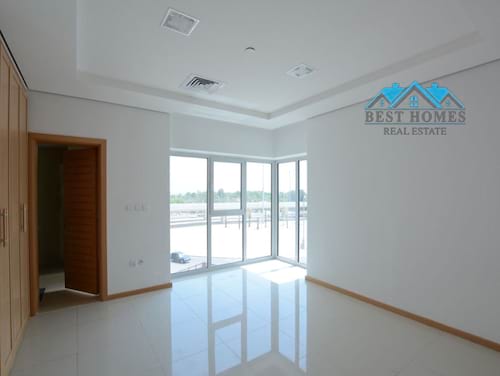 03 Bedrooms Floor of Apartment in Salmiya