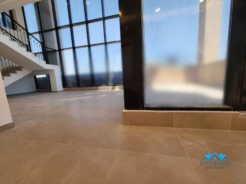 Brand New 3 Master Bedrooms Duplex Penthouse in Salmiya