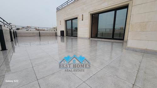 Modern and Luxurious 5 Bedrooms Penthouse Floor in Salwa