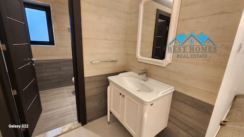 Modern and Luxurious 5 Bedrooms Penthouse Floor in Salwa
