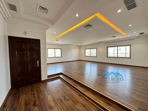 Modern 4 Bedrooms Spacious Apartment in Salwa