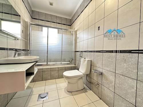 Modern 4 Bedrooms Spacious Apartment in Salwa