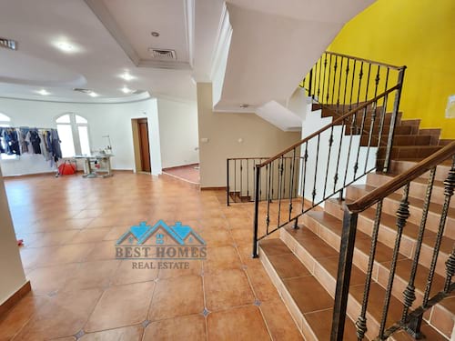 Spacious 4 Bedrooms villa in Abdallah al Mubarak area