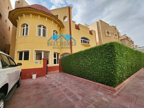 Spacious 4 Bedrooms villa in Abdallah al Mubarak area