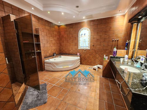 Spacious 4 Bedrooms villa in Abdallah al Mubarak area