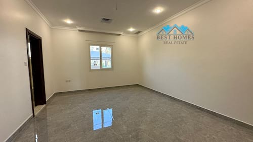 Renovated 7 bedroom duplex with garden and swimming pool in Al Shuhada