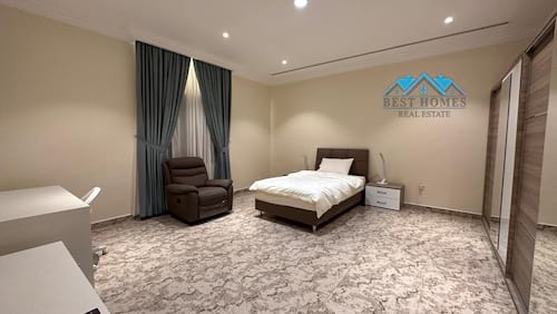 Fully furnished 03 Bedroom Floor in Surra