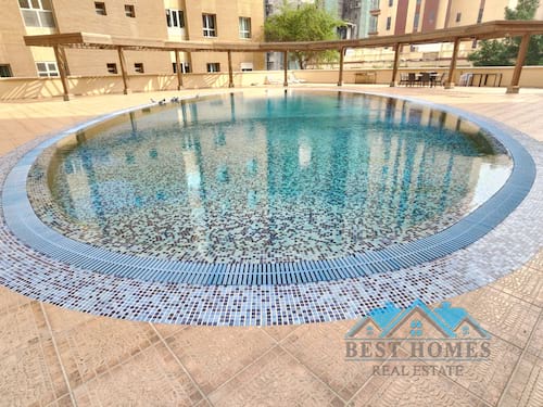 Spacious 3 bedroom sea view apt in Shaab.