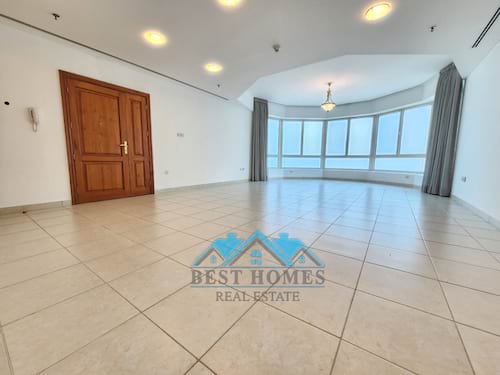 Spacious 3 bedroom sea view apt in Shaab.