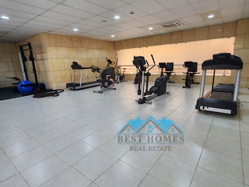 Spacious 3 bedroom sea view apt in Shaab.