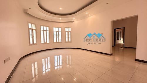 Nice 03 Bedrooms Floor in Abu Al Hasaniya