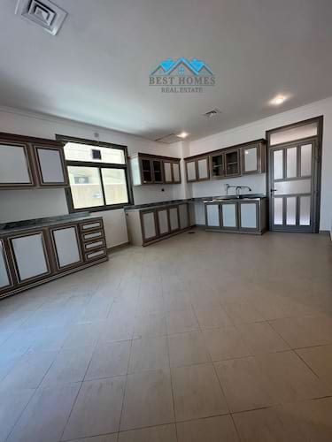 A Nice and Spacious 4 Bedrooms Villa in Abu Al Hasaniya