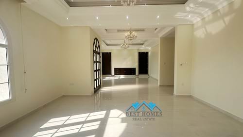 A Nice and Very Spacious 4 Bedrooms Ground-Floor Apartment in Rumaithiya