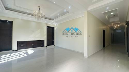 A Nice and Very Spacious 4 Bedrooms Ground-Floor Apartment in Rumaithiya