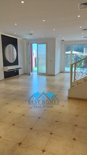 4 Bedrooms Villa in Abu Al Hasaniya